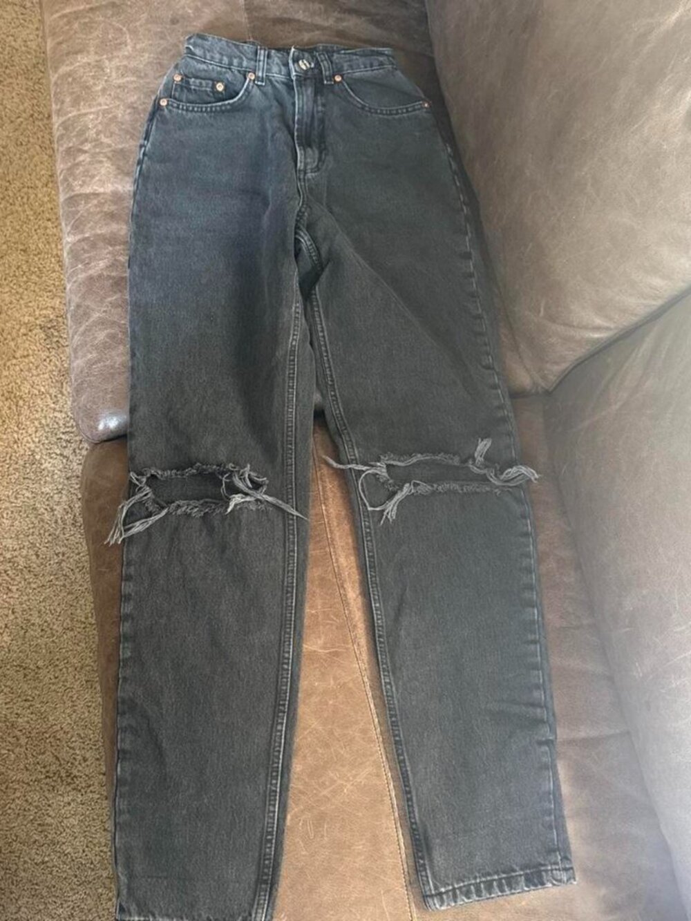Asos Design High Rise Distressed Jeans - Picture 1 of 6